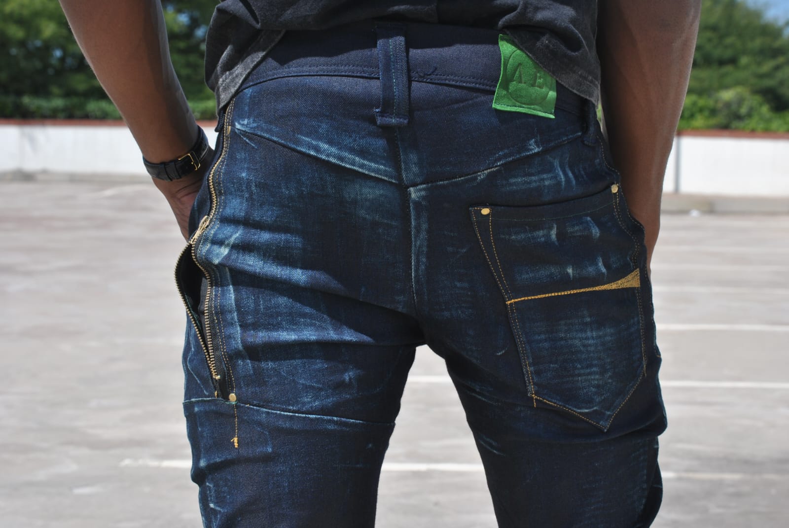 Double knee detailed denim